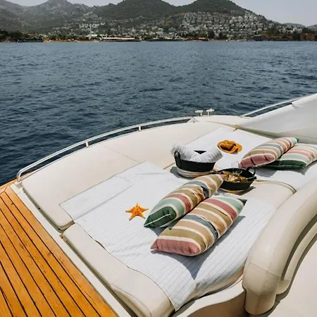 ***stay At Delux Motoryacht 52f/marina Shopping** Botel Bodrum
