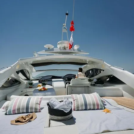 Bådhotel ***stay At Delux Motoryacht 52f/marina Shopping** Bodrum