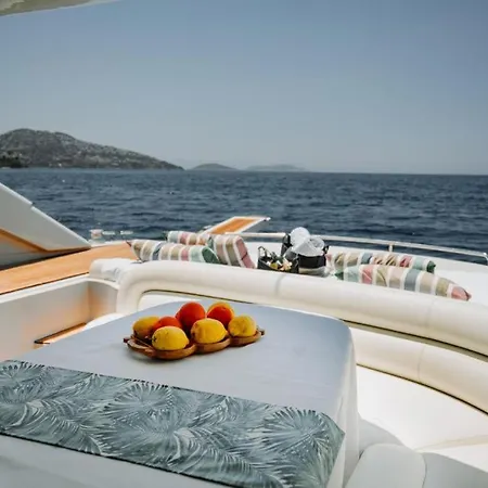 ***stay At Delux Motoryacht 52f/marina Shopping** * Bodrum