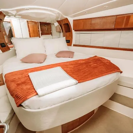 Bådhotel ***stay At Delux Motoryacht 52f/marina Shopping** Bodrum
